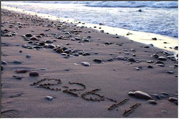 Date in the sand